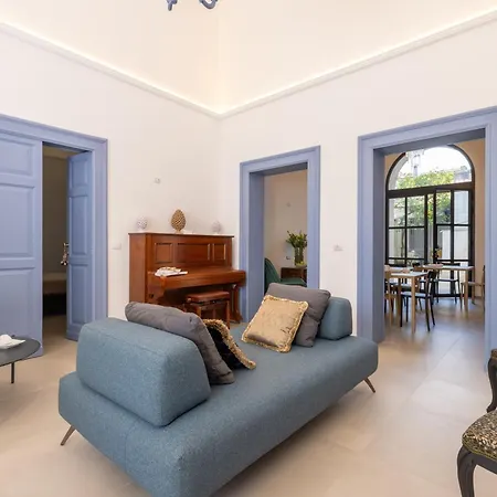 Lucrezia Dimore - * Ugento