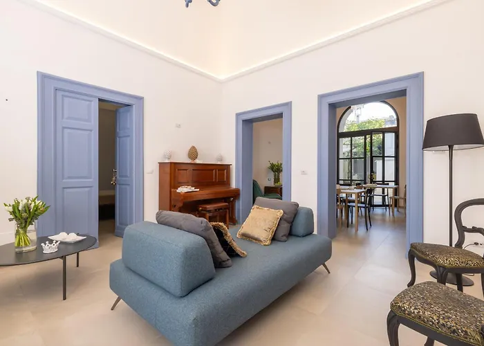 Lucrezia Dimore - * Ugento